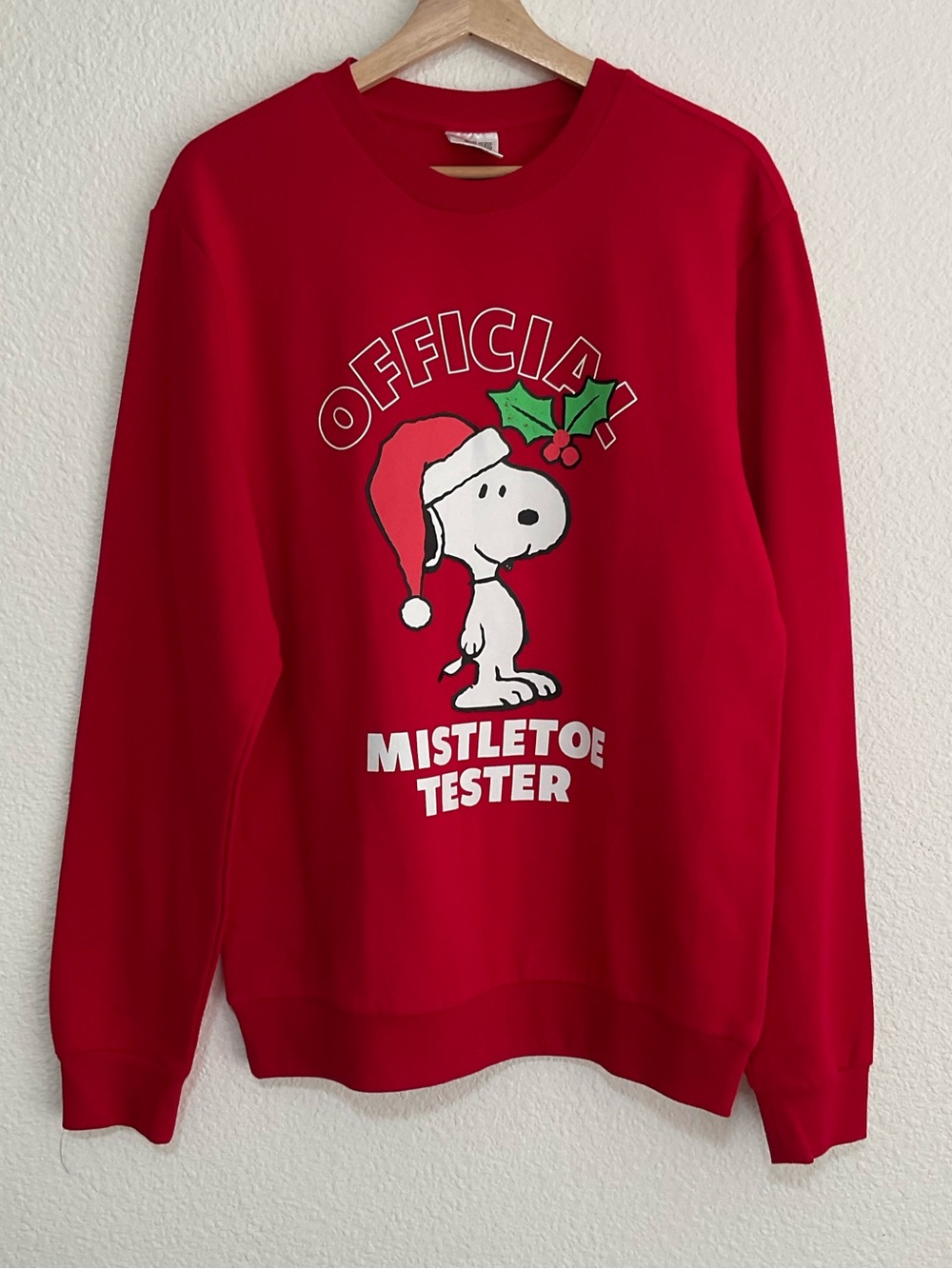 Snoopy Peanuts Official Mistletoe Tester Holiday Sweatshirt Medium 38-40 Men’s